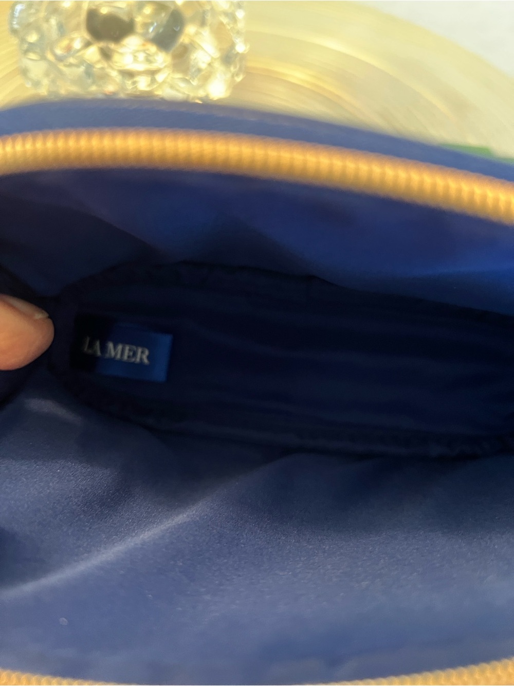 Woman’s LAMER Blue Leather Travel Pouch - Picture 3 of 6